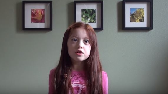 Bambina prodigio canta Mozart, la performance è “da paura”