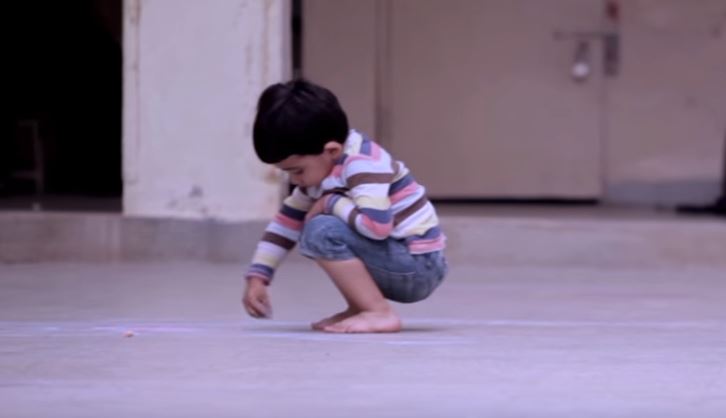 “Chalk”, il sogno di gesso di un bimbo iracheno – Video