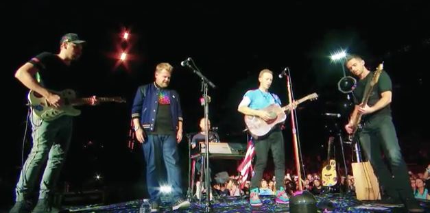 Coldplay, omaggio a Prince insieme a James Corden – Video