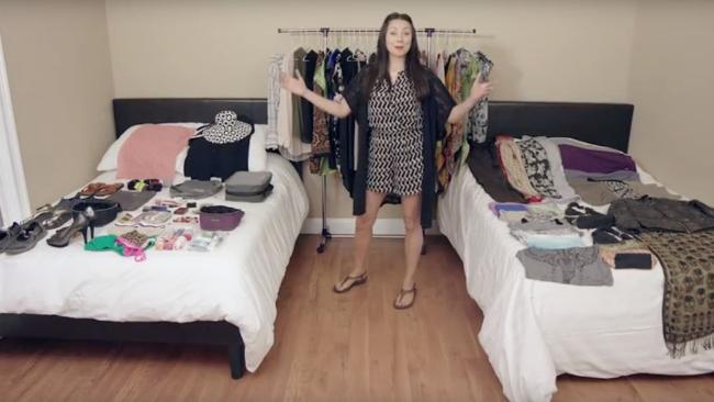 Come far entrare oltre 100 cose in un piccolo bagaglio a mano – Video