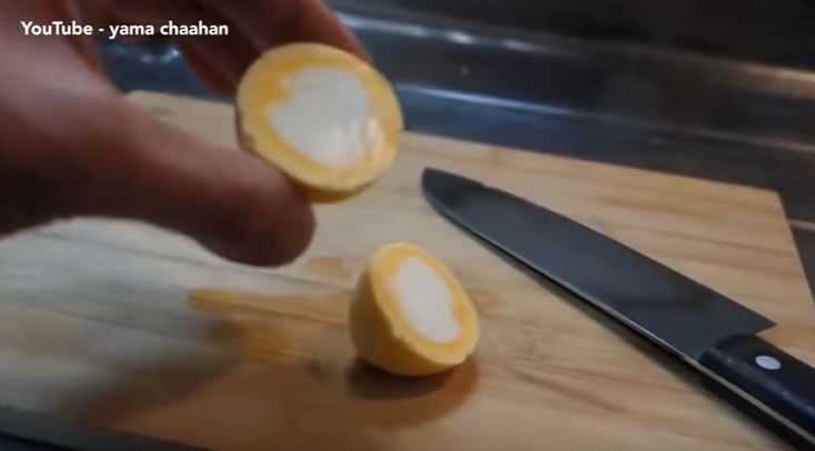 Come invertire il tuorlo e l’albume senza rompere l’uovo – Video