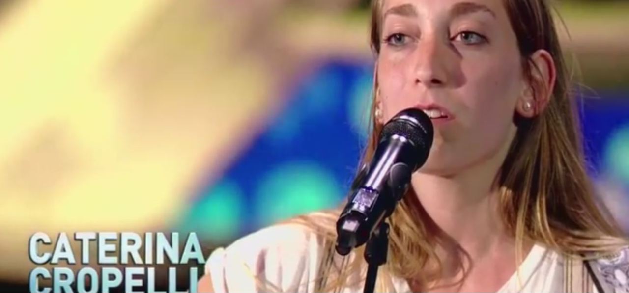 Dall’anoressia a “X Factor”, Caterina emoziona pubblico e giudici – Video