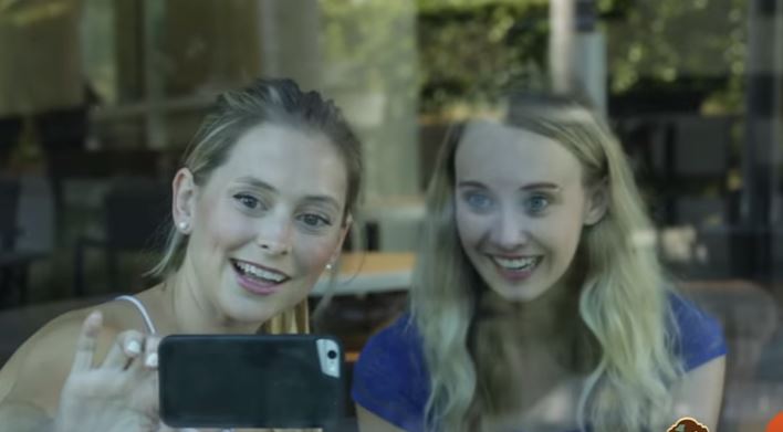 Ecco la cover anti gravità, lo smartphone aderisce ovunque