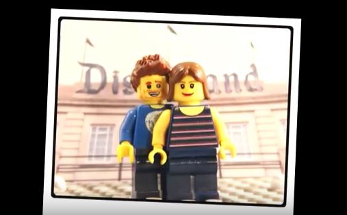 “Vuoi sposarmi?”, la proposta di matrimonio fatta con i Lego – Video
