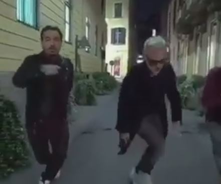 Gianluca Vacchi scatenato: balla in strada con J Balvin