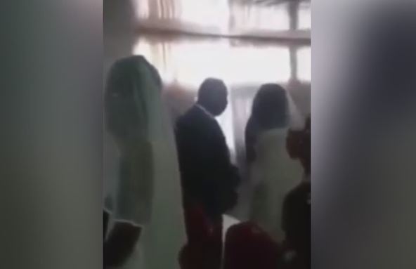 Una ‘seconda sposa’ interrompe le nozze, quando toglie il velo scoppia il putiferio