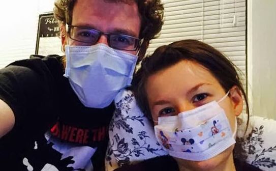 “Sono allergica a mio marito”, il dramma di una 29enne che vive reclusa in mansarda