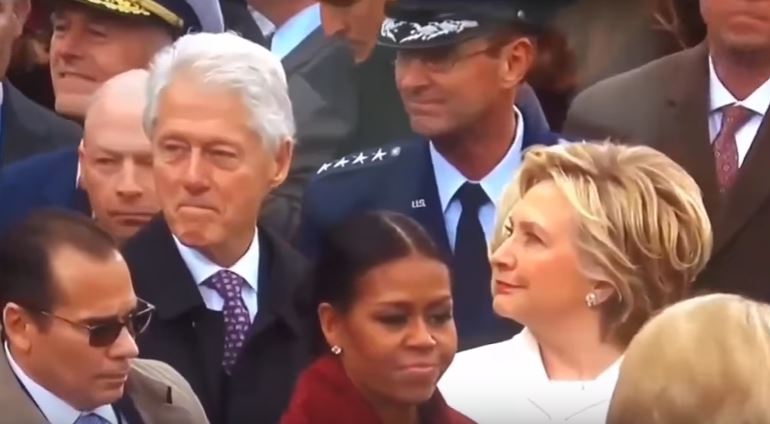 Bill Clinton fissa Ivanka? Hillary lo fulmina con lo sguardo – Video