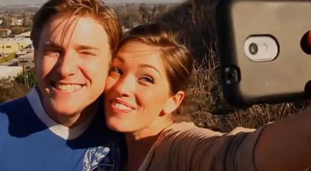 Cosa si nasconde dietro i selfie di coppia? Ce lo spiega una ricerca