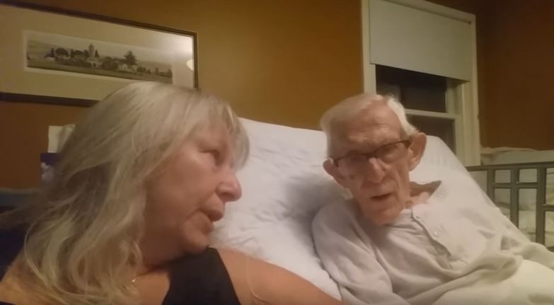 “Papà, sai di avere l’Alzheimer?”, la replica dell’anziano è dolcissima