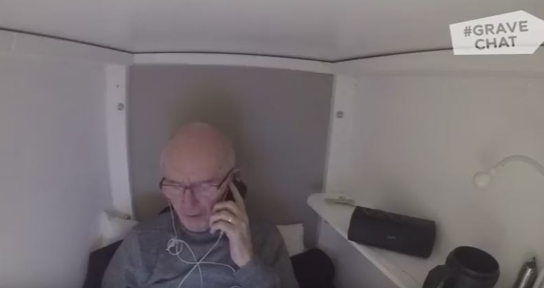 In diretta dalla bara, sepolto vivo per una giusta causa – Video