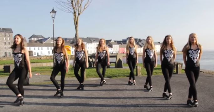 Ballano il tip tap e omaggiano Ed Sheeran, la performance è strepitosa