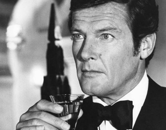 Morto l’attore inglese Roger Moore, interpretò James Bond