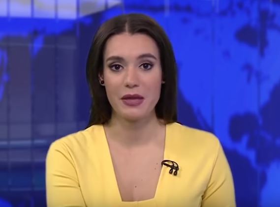 Panico in diretta, un ospite inatteso interrompe il telegiornale – Video