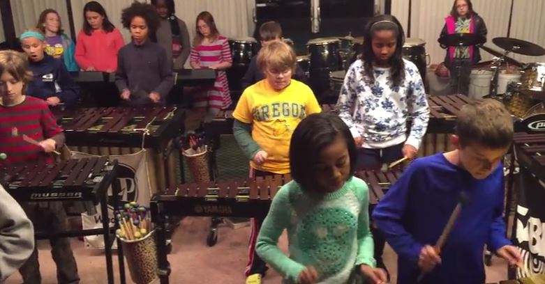 50 bambini suonano i Led Zeppelin – Video