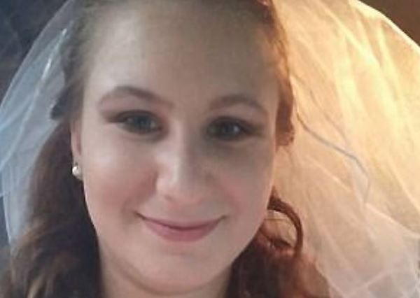 Sposata da pochi giorni, fa sesso a tre e finisce in manette