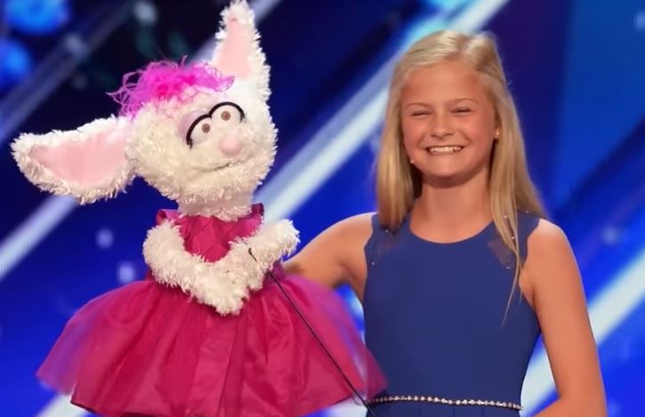 America’s Got Talent, standing ovation e Golden Buzzer per la piccola ventriloqua