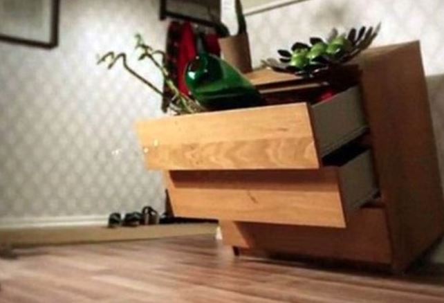 Otto bambini morti schiacciati, Ikea ritira cassettiera killer