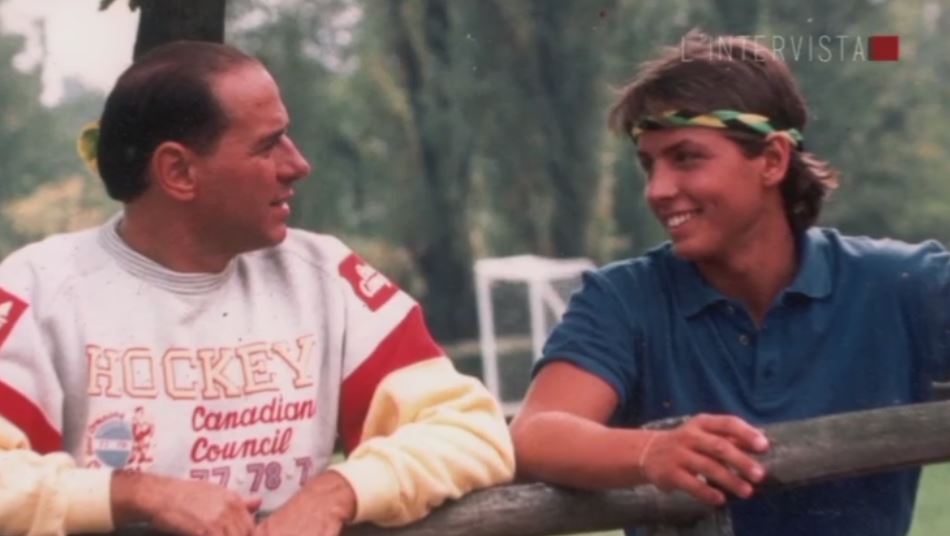 Pier Silvio Berlusconi compra una pagina sui giornali per fare gli auguri al padre