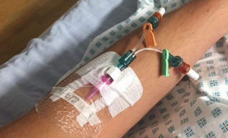 Si strappa una pellicina al lato di un’unghia e rischia di morire