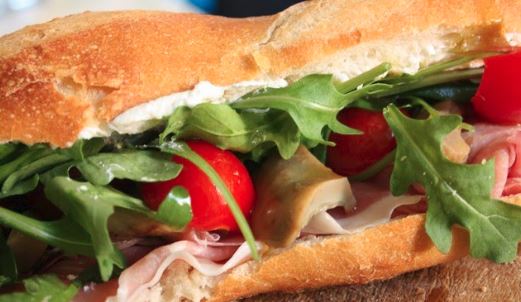Sorpreso mentre avvelena il panino di un collega: sospettato di 21 omicidi