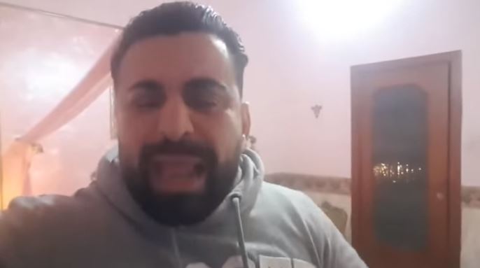 Coronavirus, fa un video con la sorella morta nel letto: “Le Istituzioni ci hanno abbandonato”