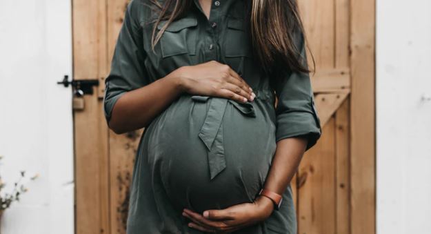 “Un caso ogni 50 milioni”, incinta di due gemelli scopre di avere due uteri