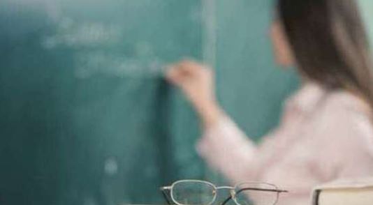 Fa un figlio con l’alunno minorenne, 32enne condannata