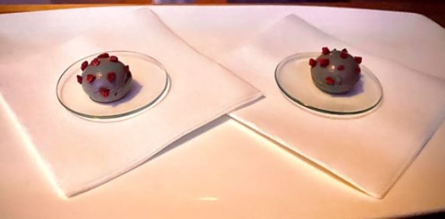 Crea un piatto a forma di coronavirus, ristorante stellato chiude pochi giorni dopo per un caso di Covid