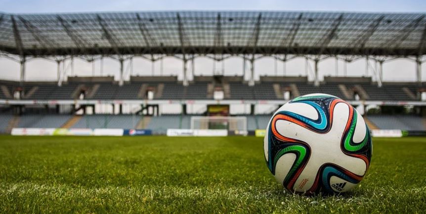 Coronavirus, 23enne organizza partita sani contro infetti: denunciato