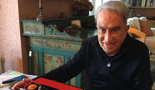 Emilio Fede ricoverato al San Raffaele: “Sono stato investito da un’auto”