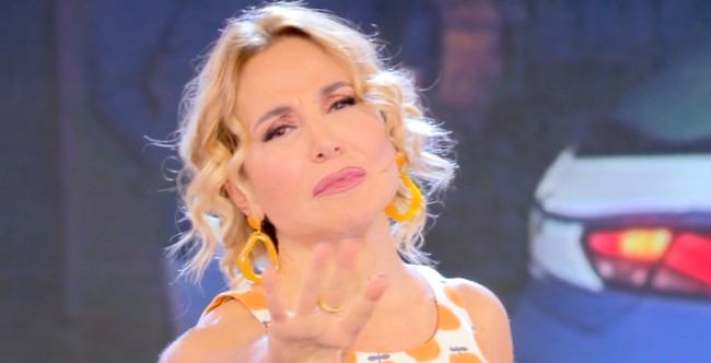 “Sono il figlio di Barbara D’Urso”, scovato in Sicilia lo stalker della conduttrice