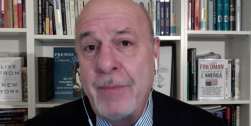 Alan Friedman cacciato da RaiUno: aveva dato della escort a Melania Trump