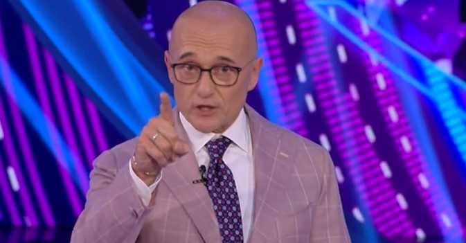 Alfonso Signorini sulla squalifica di Alda D’Eusanio: “Ci dissociamo”