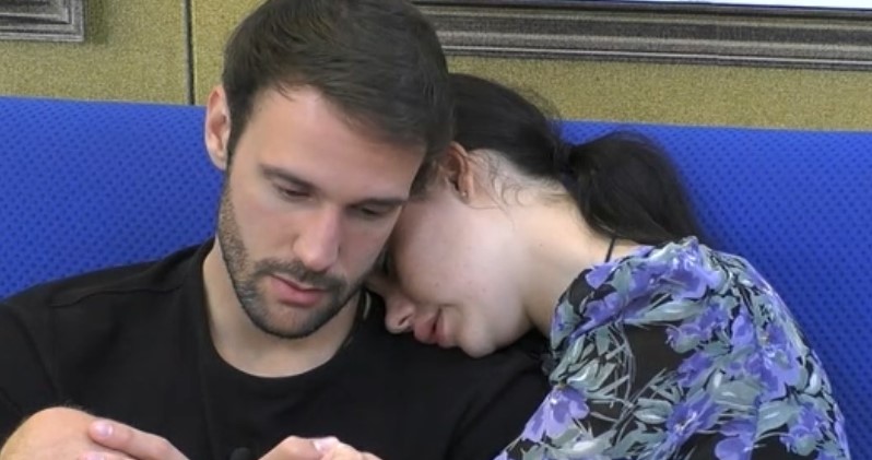 Grande Fratello Vip, notte di passione tra Andrea Zenga e Rosalinda? – Video