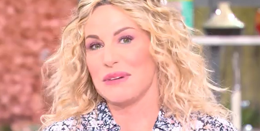 “Un amico ci ha lasciato”, il doloroso annuncio di Antonella Clerici