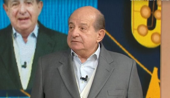 Chiama per giocare con Antonella Clerici ma risponde Magalli