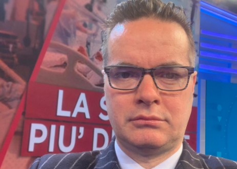 Klaus Davi: “L’affiliato di una cosca mi propose un’orgia con un prete”