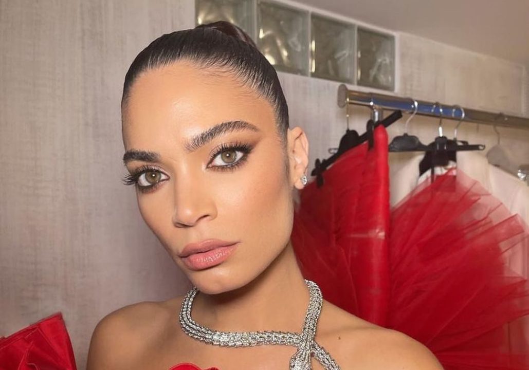 Elodie asfalta gli haters: “Non sono una trans e voi siete degli str**zi frustrati”