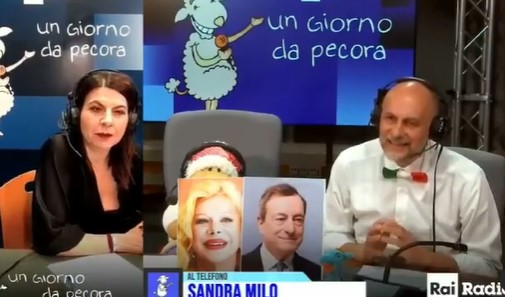 “Stamani ho fatto il vaccino…Oddiooo”, Sandra Milo finge un malore in diretta