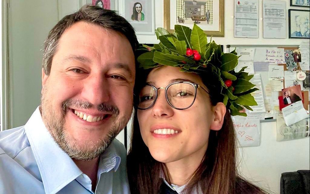 “Qualcuno si è laureato”, Salvini orgoglioso della giovane fidanzata