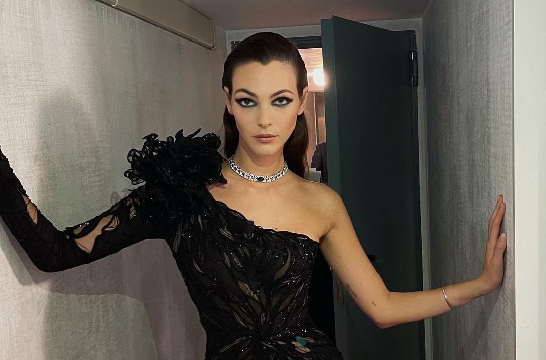 Fiorello fa una battuta sulla magrezza di Vittoria Ceretti e lei lo fulmina in diretta