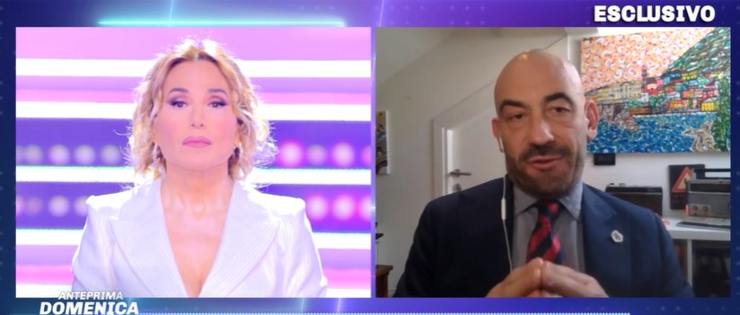 “Non puoi dare terapie”, Barbara D’Urso spegne il microfono a Brosio