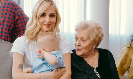 Chiara Ferragni denuncia: “La nonna di Fedez vaccinata solo perchè io ho protestato”