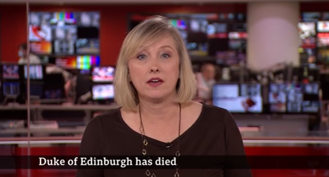 Morte principe Filippo, la BBC interrompe i programmi per dare l’annuncio