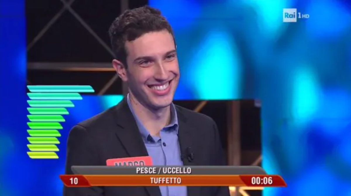 Fermato ex concorrente de “L’Eredità”: avrebbe ucciso il padre a martellate e ferito la madre