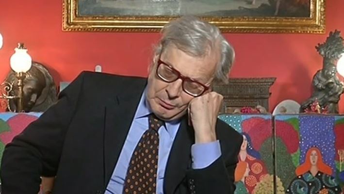 Ci risiamo! Vittorio Sgarbi si addormenta (di nuovo) in diretta