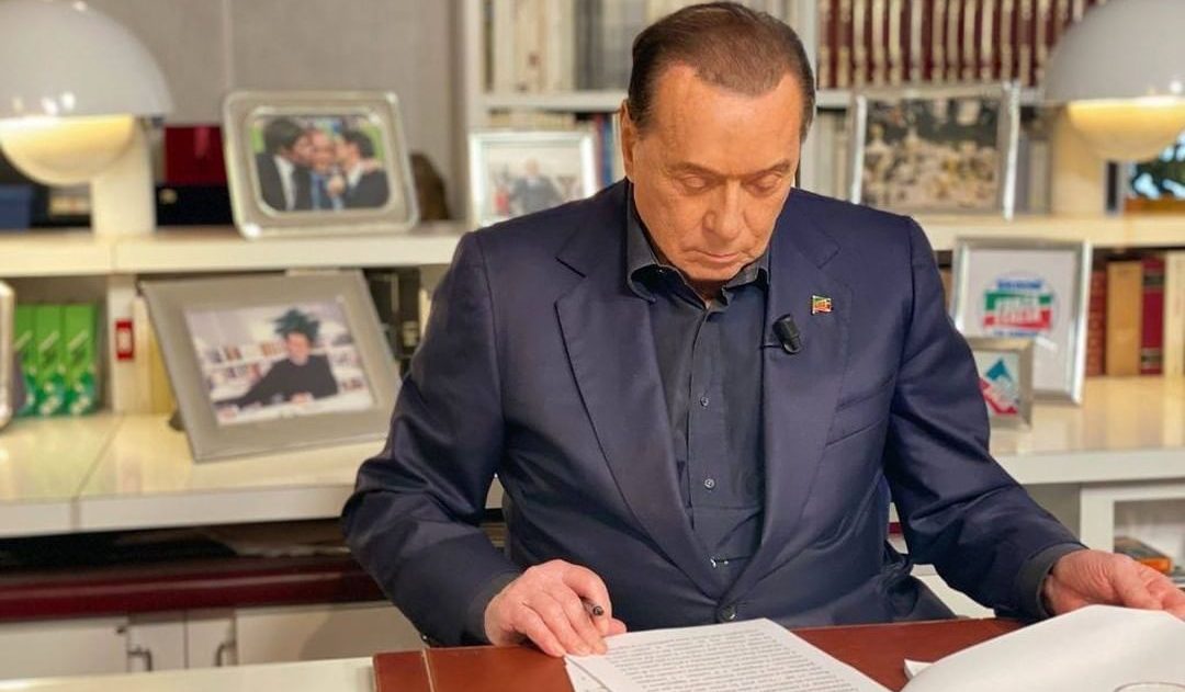 Come sta Berlusconi? “Silvio sta bene ma appena si muove un po’…”