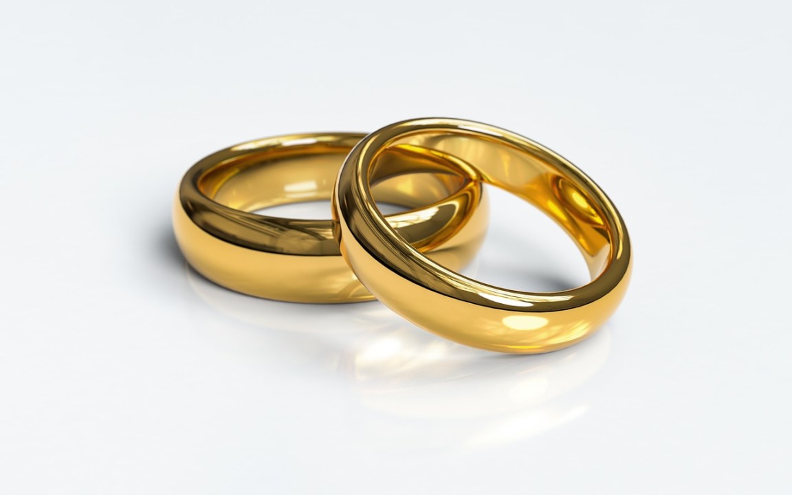 Si è sposato 53 volte in 40 anni: “Cerco la stabilità emotiva”