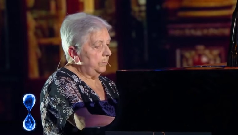 Addio a Nerina Peroni, la pianista 81enne che aveva commosso i telespettatori